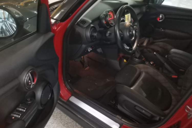 Used MINI 2015 1.5T COOPER Fun Five-Door Edition
