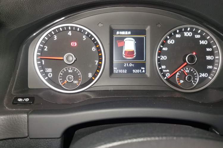 Used Volkswagen Tiguan 2016 300TSI Automatic Two-Wheel Drive Luxury Edition Odometer Close Up