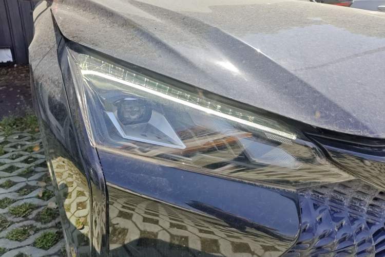 Used Dongfeng Aeolus Yixuan 2021 230T Automatic Hunter Edition Right Front Headlight