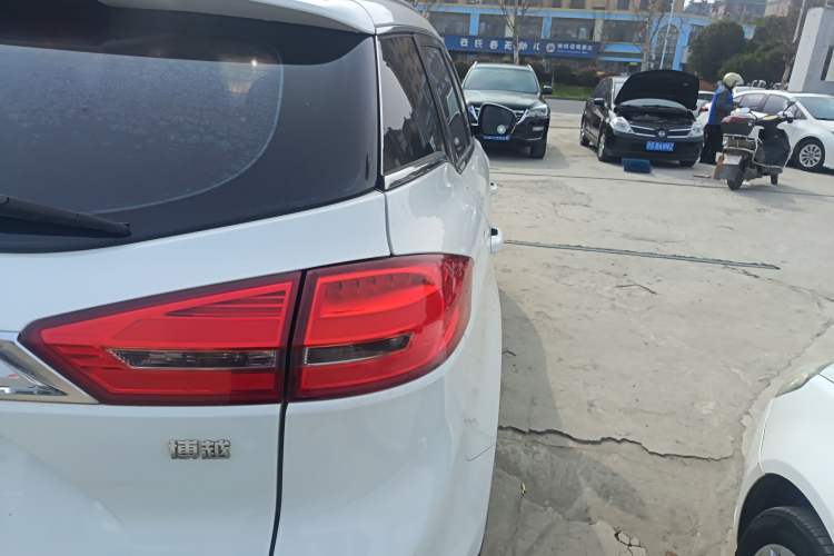 Used Geely Auto Emgrand X7 Sport 2016 1.8TD Automatic ZhiShang Model