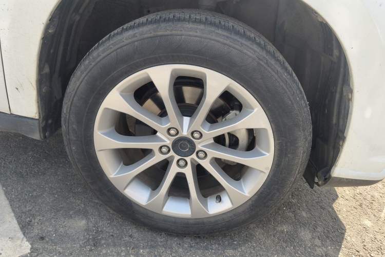 Used Haval H2 2018 Red-Label 1.5T Manual Two-Wheel Drive Elite Model Right Front Wheel Hub