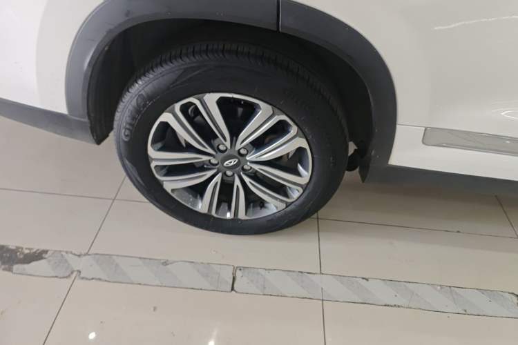 Used Chery Tiggo 8 2018 1.5 TCI Automatic Luxury Model 5 Seats Right Rear Wheel Hub