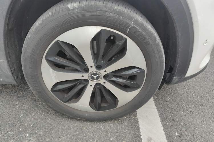 Used Mercedes-Benz GLB 2023 GLB 220 Fashion Model Right Front Wheel Hub