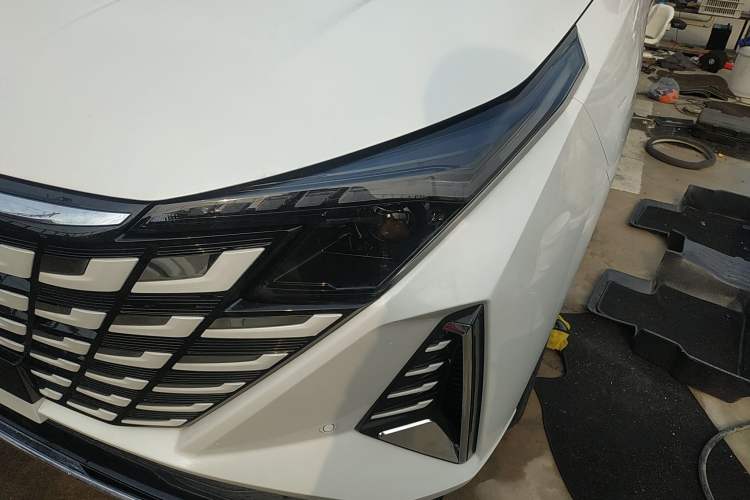 Used Changan UNI-Z New Energy 2025 Model, Smart New Blue Whale 125km Battleship+ Version
