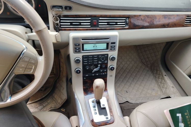 Used Volvo S80L 2009 2.5T ZhiZun Edition
