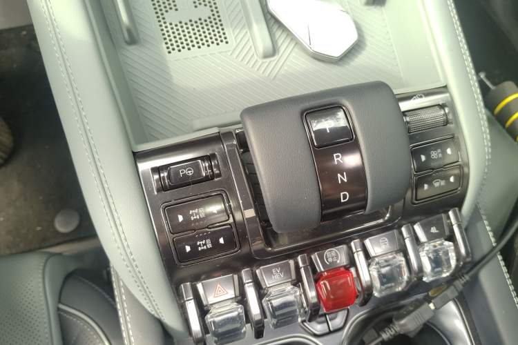 Used Formula Leopard Leopard 5 2023 Navigator Edition
