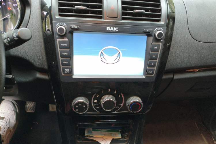 Used HYOSOW S3 2014 1.5L Comfort Version China IV Emission Standard Audio And AC Panel