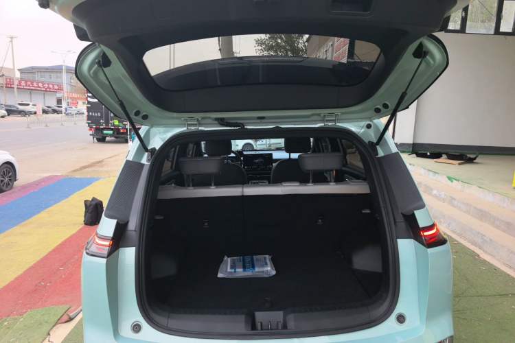 Used AION Y 2022 Plus 70 Smart Edition Trunk