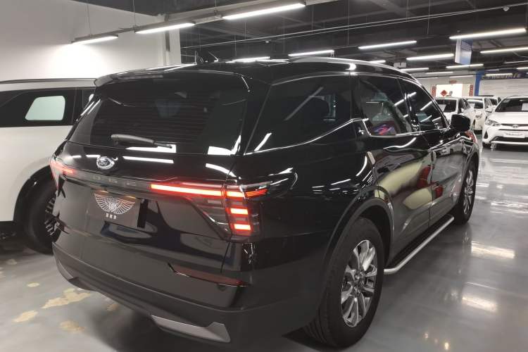 Used Ford Edge 2023 Ford Explorer L 2.0T EcoBoost Two-Wheel Drive 7-Seater Luxury Model Rear Right 45 Deg