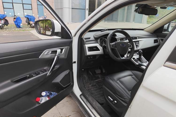 Used Geely Auto Emgrand X7 Sport 2016 1.8TD Automatic ZhiZun Version