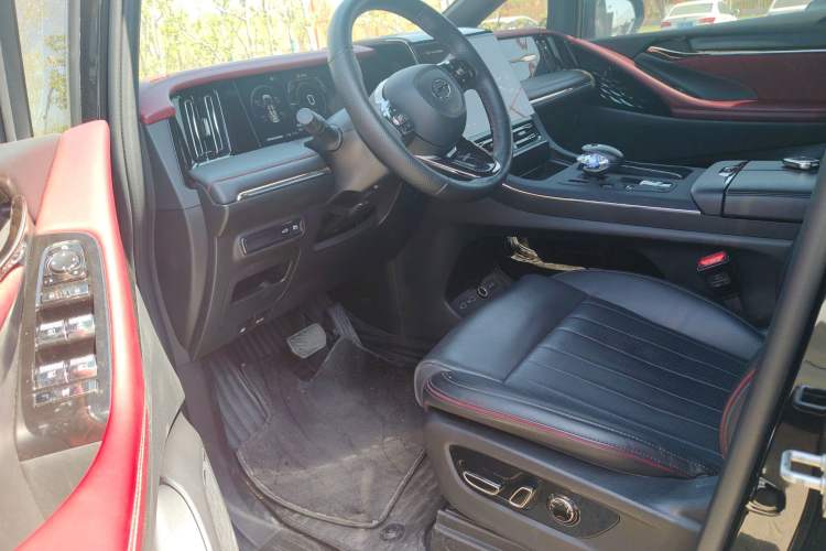 Used GAC Trumpchi M8 2023 Zongshi Series Dual-Motor YuZun Edition Driver Seat