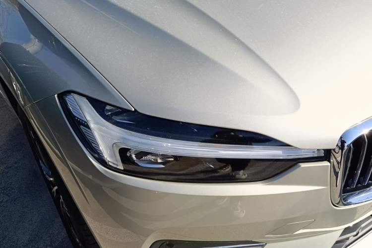 Used Volvo XC60 2021 T5 4x4 Smart Luxury Edition Right Front Headlight