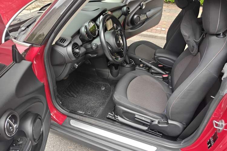 Used MINI 2014 1.5T COOPER Fun Driver Seat