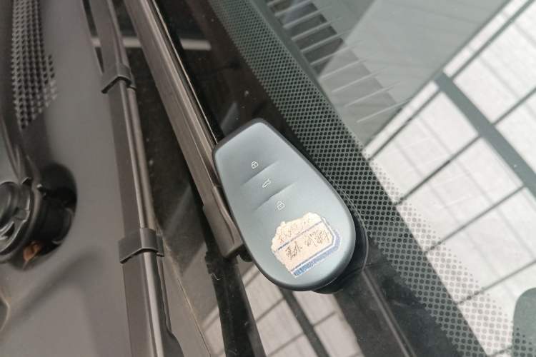 Used Nissan N7 2025 625 Max Interior 1