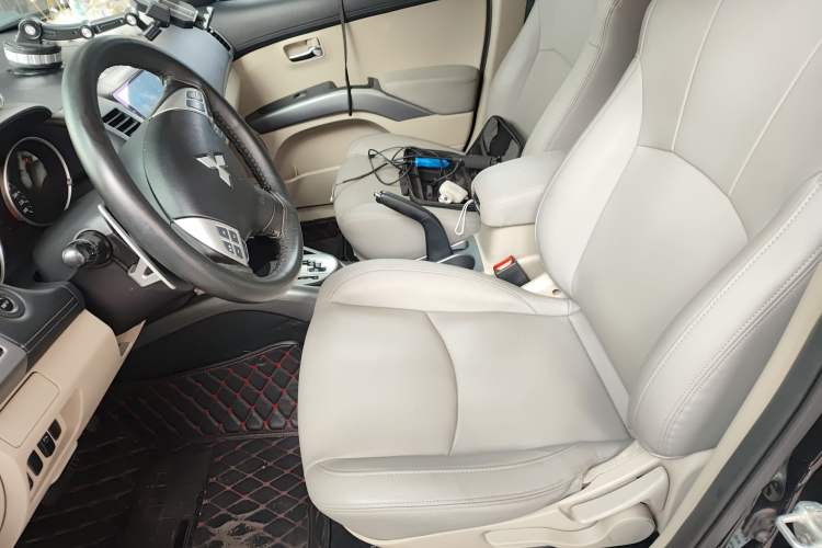 Used Mitsubishi Outlander 2010 Kijang 2.0 Sport Edition