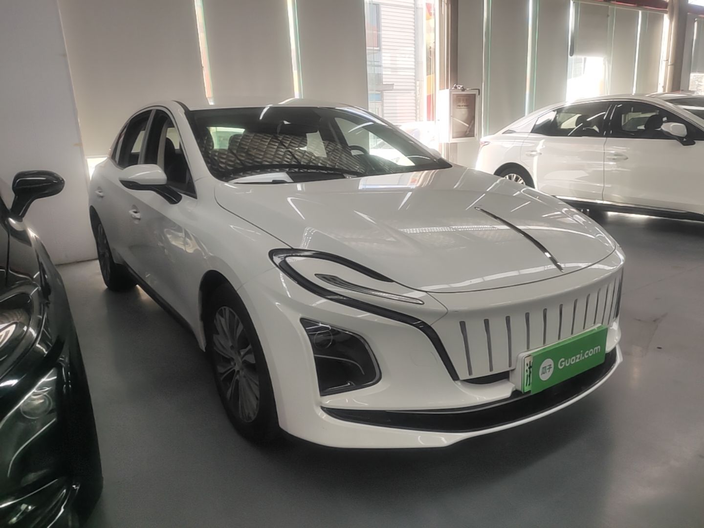 Hongqi E-QM5 2024 450km Range Commuter Version — снимка 3