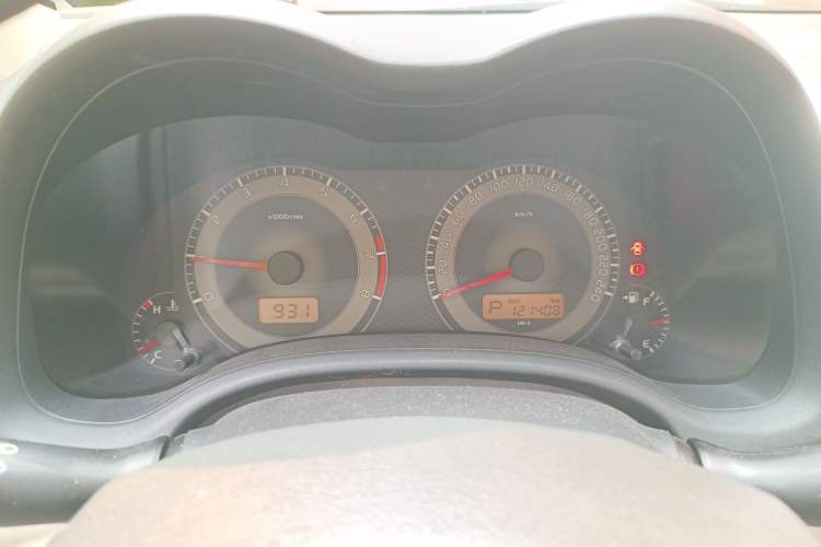 Used Toyota Corolla 2011 1.8L CVT GL-i Odometer Close Up