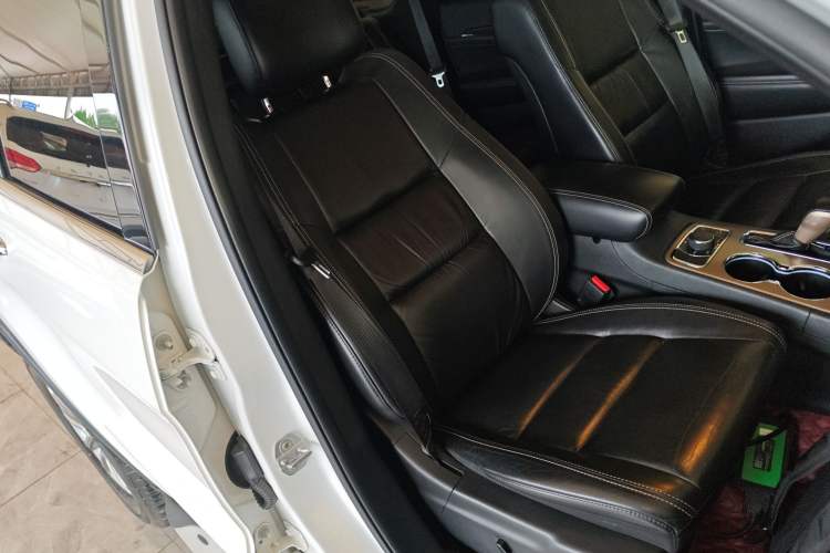 Used Jeep Grand Cherokee 2016 3.0L Comfort Navigation Edition Right Front Seat