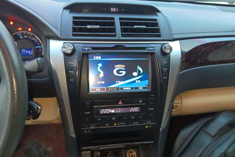 Used Toyota Camry 2015 2.0E Elite Edition Audio And AC Panel