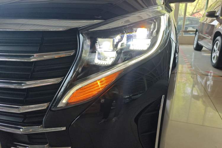 Used GAC Trumpchi M8 2023 Lingxiu Series 390T Deluxe Edition Left Front Headlight