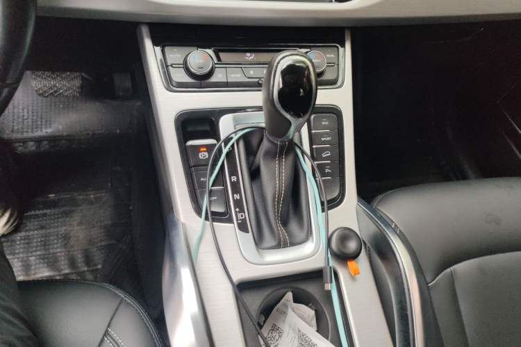 Used Geely Auto Emgrand X7 Sport 2016 1.8TD Automatic ZhiShang Model Gear Lever