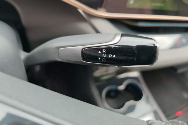 Used Hongqi EH7 2024 690 Pro Gear Lever