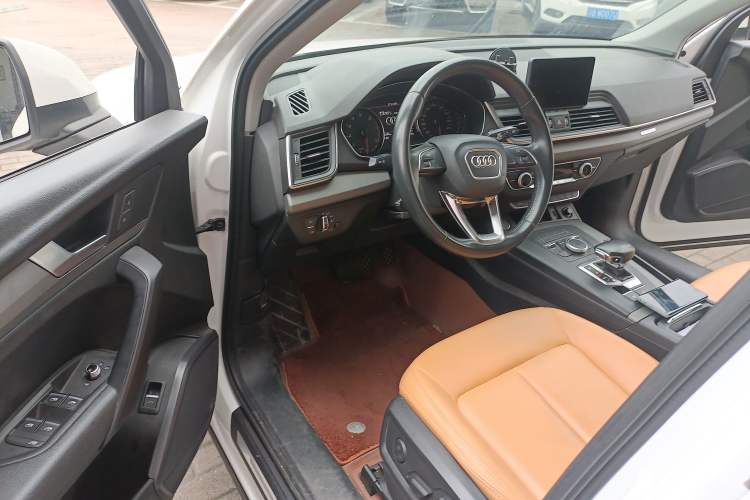 Used Audi Q5L 2018 40 TFSI Prestige Edition China VI Emission Standard Driver Seat