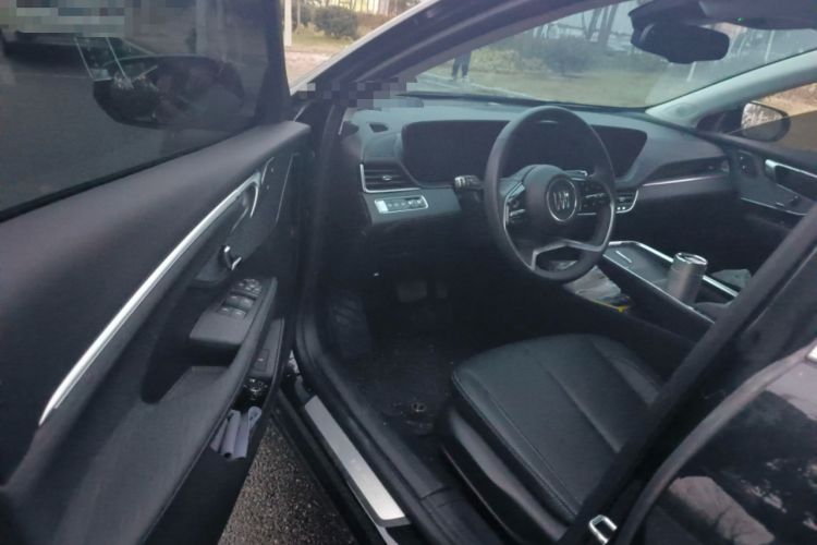 Used Buick LaCrosse 2025 28T Platinum Edition Driver Seat