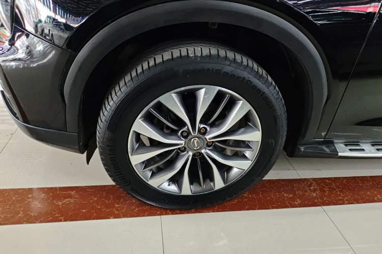 Used GAC Trumpchi GS8 2017 320T Two-Wheel Drive Luxury Smart Connectivity Version (7 Seats) Exterior 4