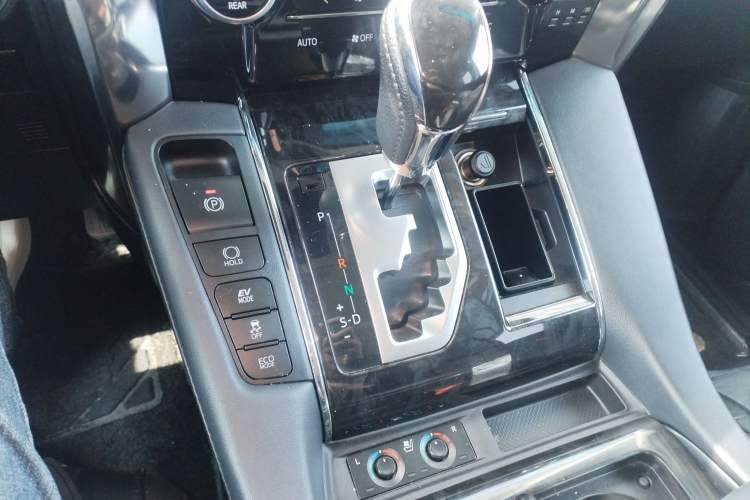 Used Toyota Vellfire 2020 Dual-Engine 2.5L HV Luxury Edition