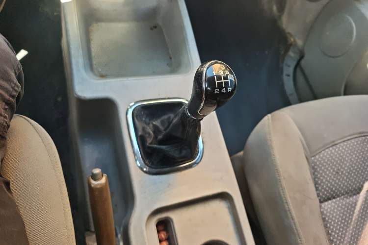 Used FORTHING Lingzhi 2016 M3L 1.6L 7-Seater Standard Model Gear Lever