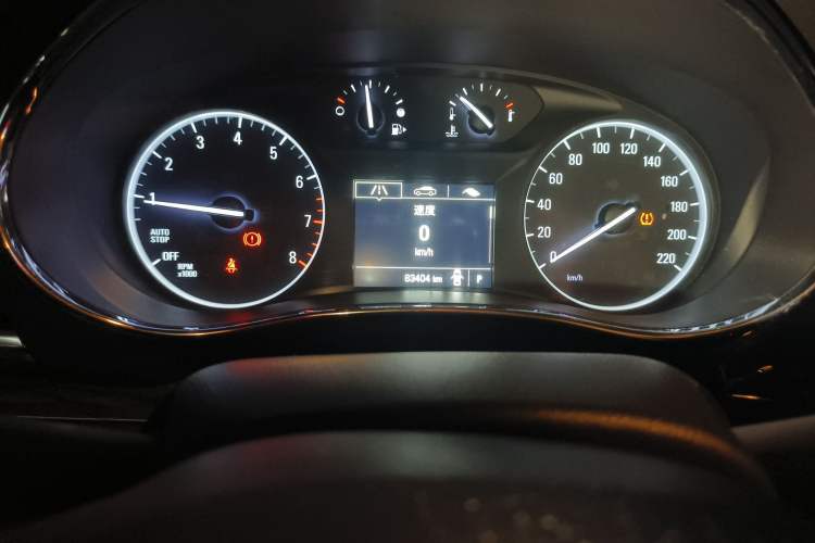 Used Buick Encore 2016 18T Automatic Two-Wheel Drive Urban Fashion Model Odometer Close Up