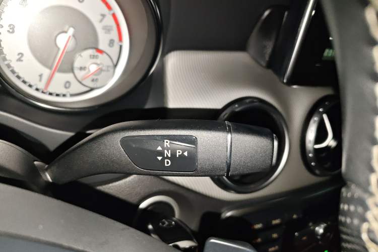 Used Mercedes-Benz GLA 2015 GLA 200 Sport Edition Gear Lever
