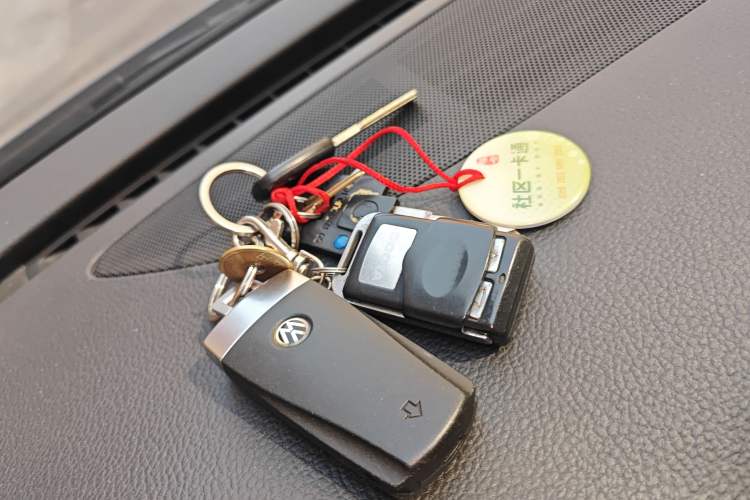 Used Volkswagen Magotan 2012 Facelift 2.0 TSI Prestige Model Vehicle Key