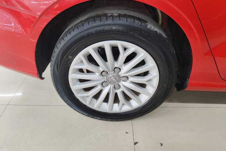 Used Audi A3 2016 Limousine 35 TFSI Prestige Edition Right Rear Wheel Hub