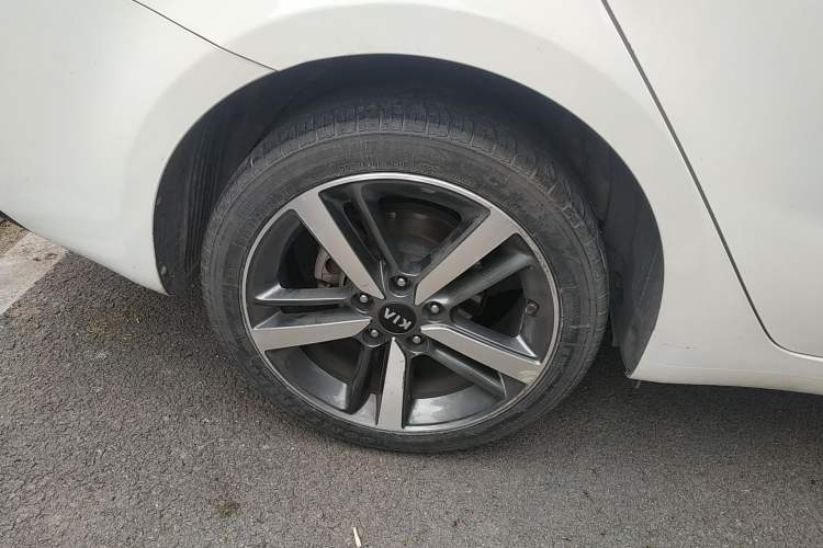 Used Kia K3 2017 1.6L Automatic 15th Anniversary Special Edition GLS Exterior 5