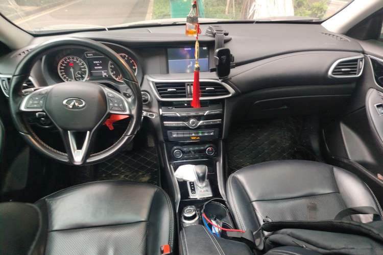 Used Infiniti QX30 2017 1.6T Two-Wheel-Drive Sport Edition
