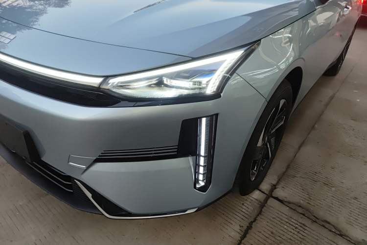 Used Geely Galaxy L6 2025 EM-i 140km Starship Edition
