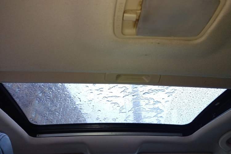 Used Dongfeng Aeolus AX7 2015 2.0L Manual Zhiyi Trim
