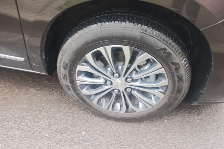 Used Buick GL8 2022 Land Business Class 652T Luxury Model
