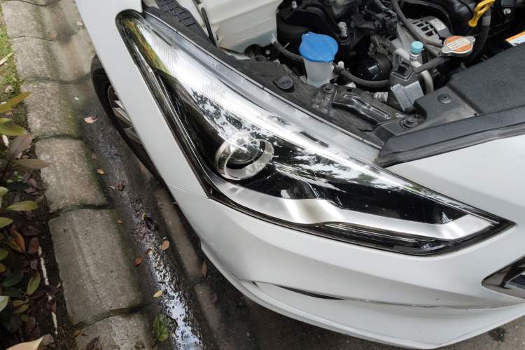 Used Hyundai Mistra 2017 1.6T Automatic Smart GLS China V Standard Right Front Headlight