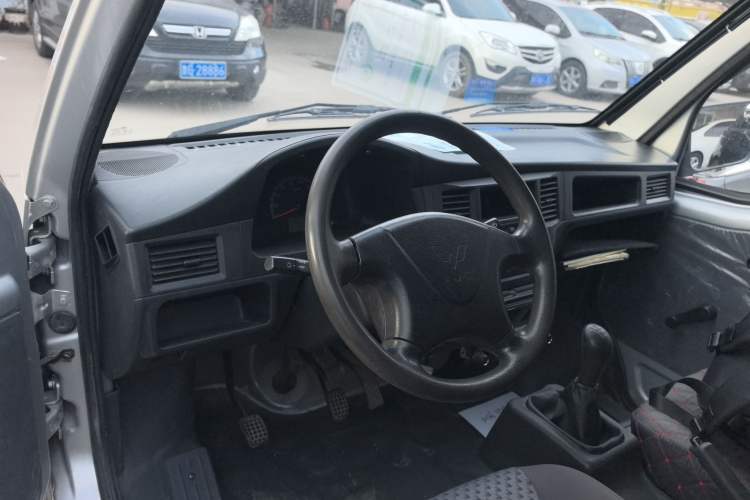 Used Wuling Zhiguang 2020 1.2L Van Utility Model China VI Emission Standard 2 Seats LSI