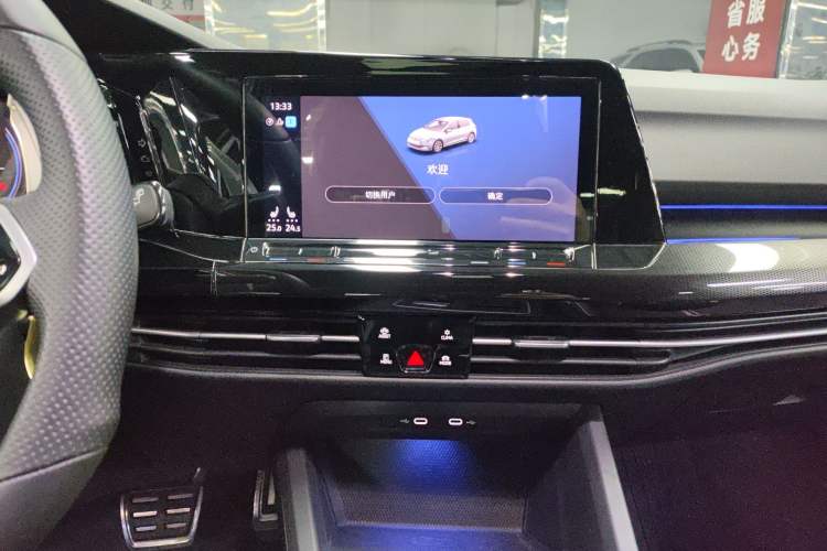 Used Volkswagen Golf 2021 280TSI DSG R-Line Audio And AC Panel