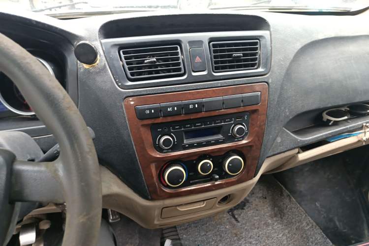 Used Chana Ruixing M80 2014 1.5L CNG Classic Model 4G15S