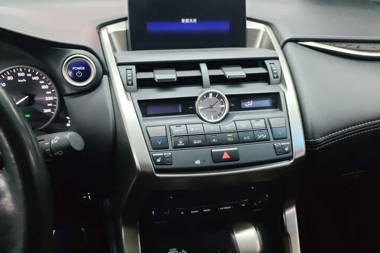 Used Lexus NX 2015 300h All-Wheel-Drive Fēngzhì Edition
