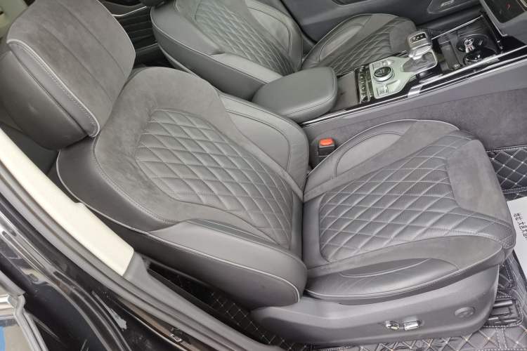 Used Hongqi HS5 2022 2.0T Smart Connect Flagship All-Wheel-Drive Version Right Front Seat