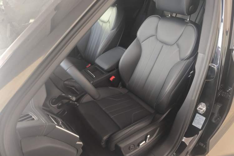 Used Audi Q5L 2025 quattro 45th Anniversary Edition 40 TFSI Luxury Dynamic Model