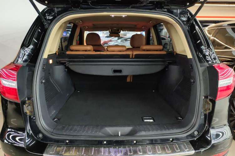 Used Haval H8 2015 2.0T Two-Wheel-Drive Standard Version
