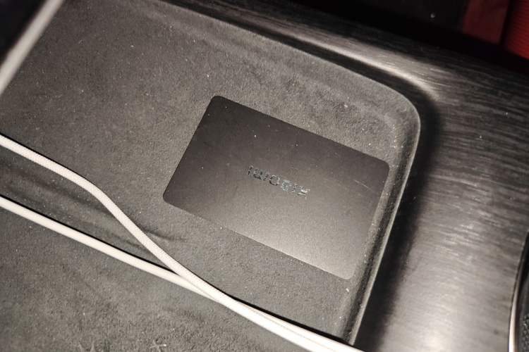 Used Xiaomi Auto SU7 2024 Four-Wheel Drive Ultra-Long Range Advanced Intelligent Driving Max Edition Vehicle Key