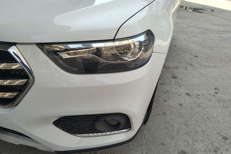 Used Haval H6 2019 Sport Edition 1.5T Automatic Two-Wheel Drive Elite Model China VI Left Front Headlight